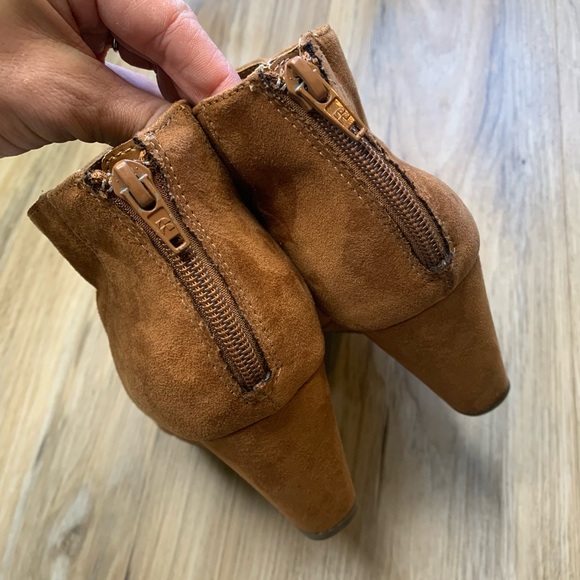 FIONI Tan Brown Faux Suede Wedge Booties Women's Shoes Size 8 - Picture 5 of 8